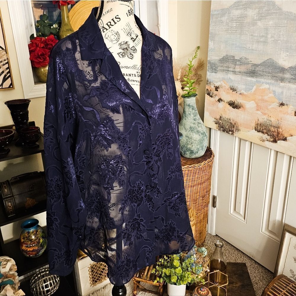VTG 80's Victoria's Secret Crown Gold Label Purple Burnout Floral Print PJ shirt
